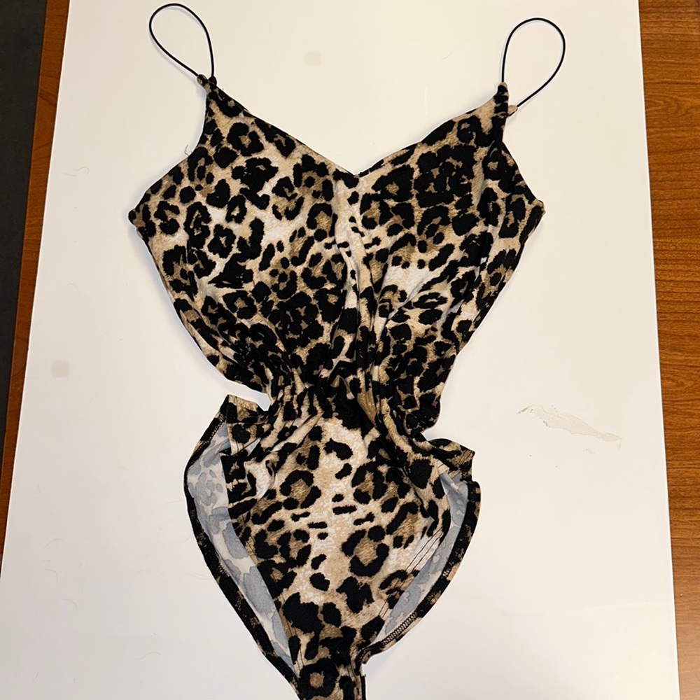 Gaze leopard print full coverage body suit size L